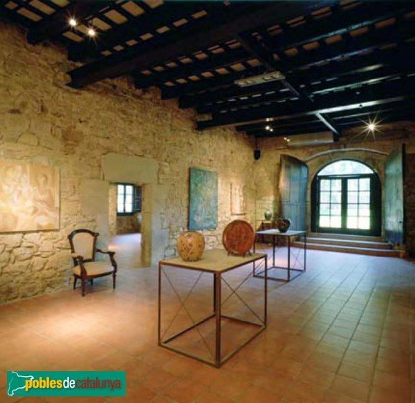 Cornellà de Llobregat - Can Famades (masia-museu Serra) Cornellà de Llobregat - Can Famades (masia-museu Serra)