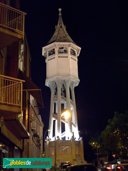La Torre de l'Aigua, de nit (Foto: Joan Sánchez Sabé, 2006) La Torre de l'Aigua, de nit
