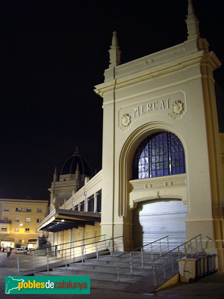 El Mercat, de nit (Foto: Joan Sánchez Sabé, 2006) El Mercat, de nit