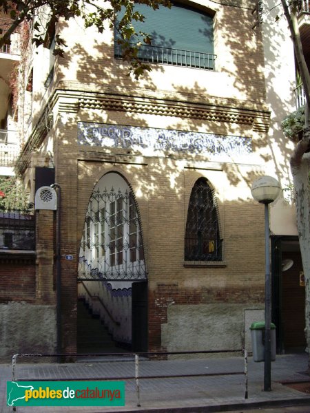 Sabadell - Col·legi Sagrada Família (Foto: Joan Sánchez Sabé, 2006) Sabadell - Col·legi Sagrada Família