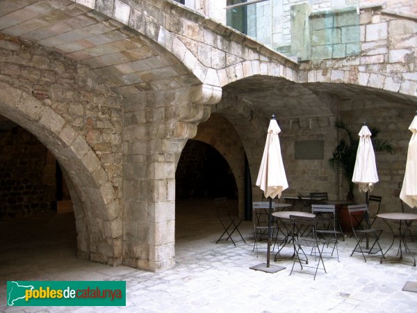 Barcelona - Palau Finestres (Foto: Albert Esteves, 2006) Barcelona - Palau Finestres