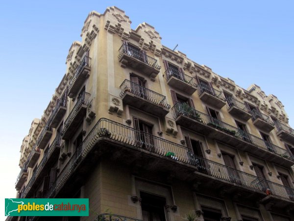 Barcelona - Carrer Princesa, 20 (Foto: Albert Esteves, 2006) Barcelona - Carrer Princesa, 20