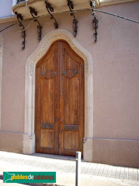 Casa Arimon, detall de la porta (Foto: Joan Sánchez Sabé, 2006) Casa Arimon, detall de la porta