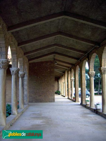 Església de Sant Salvador, porxo d'ingrés (Foto: Joan Sánchez Sabé, 2006) Església de Sant Salvador, porxo d'ingrés