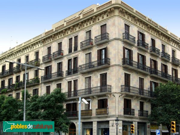 Barcelona - Edificis de la plaça Comercial (Foto: Albert Esteves, 2006) Barcelona - Edificis de la plaça Comercial