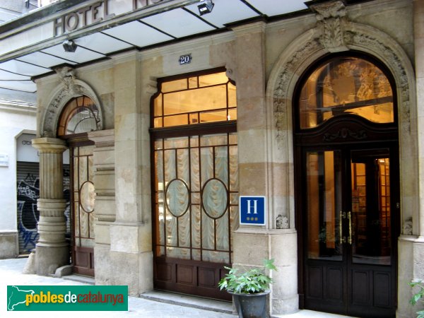 Barcelona - Casa Miralbell (Hotel Nouvel) (Foto: Albert Esteves, 2006) Barcelona - Casa Miralbell (Hotel Nouvel)