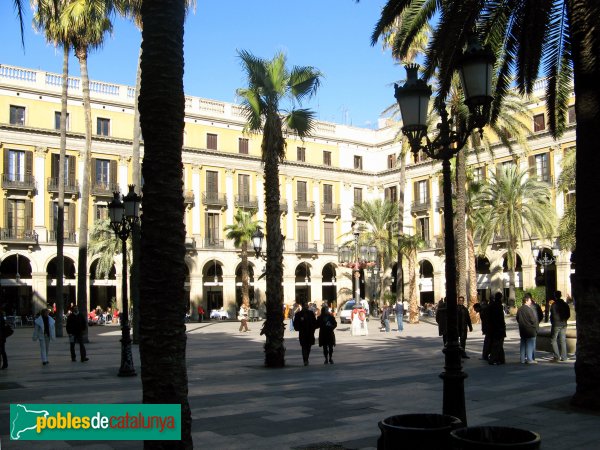 Barcelona - Plaça Reial (Foto: Albert Esteves, 2007) Barcelona - Plaça Reial