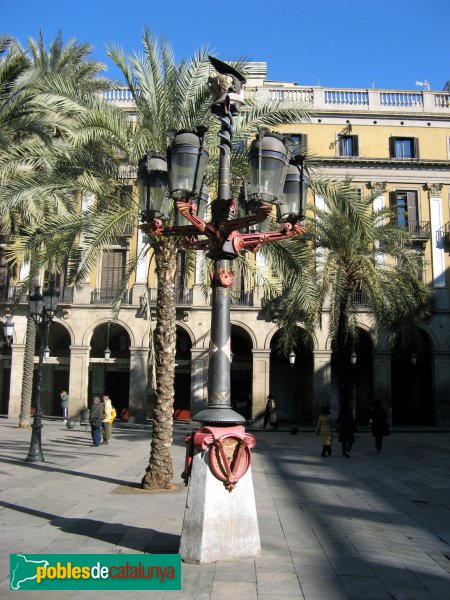 Barcelona - Plaça Reial (Foto: Albert Esteves, 2007) Barcelona - Plaça Reial