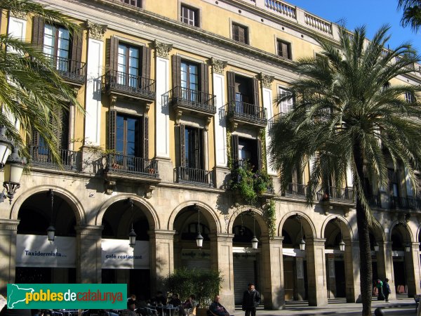 Barcelona - Plaça Reial (Foto: Albert Esteves, 2007) Barcelona - Plaça Reial
