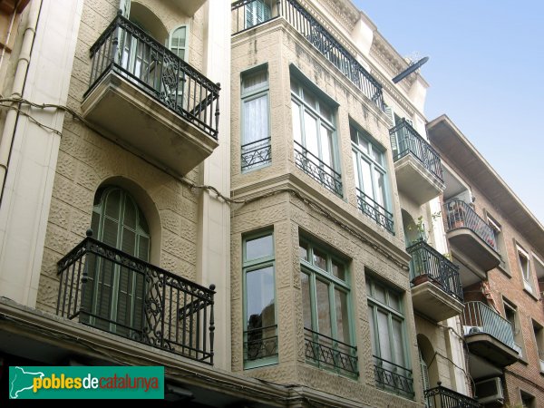 Badalona - Carrer del Mar (Foto: Albert Esteves, 2007) Badalona - Carrer del Mar