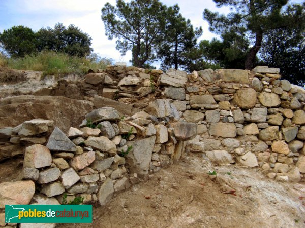 Premià de Dalt - Poblat ibèric Cadira del Bisbe (Foto: Albert Esteves, 2007) Premià de Dalt - Poblat ibèric Cadira del Bisbe
