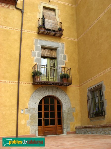 Vilassar de Dalt - Can Coll (Foto: Albert Esteves, 2007) Vilassar de Dalt - Can Coll