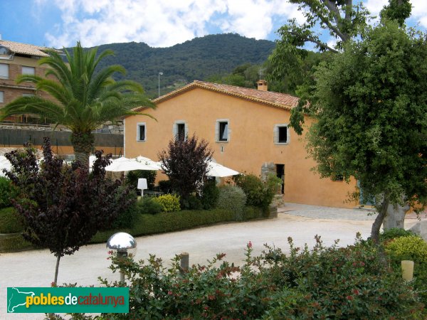 Cabrils - Ca l'Estrany (Foto: Albert Esteves, 2007) Cabrils - Ca l'Estrany