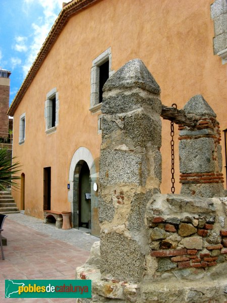 Cabrils - Ca l'Estrany (Foto: Albert Esteves, 2007) Cabrils - Ca l'Estrany