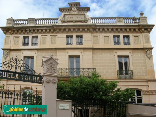 Cabrils - Escola Tolrà (Foto: Albert Esteves, 2007) Cabrils - Escola Tolrà