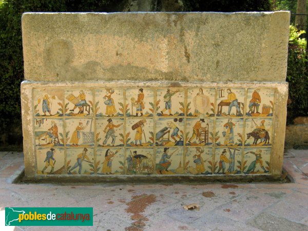 Argentona - Baronia de Viver. Font amb rajoles d'oficis (Foto: Albert Esteves, 2007) Argentona - Baronia de Viver. Font amb rajoles d'oficis