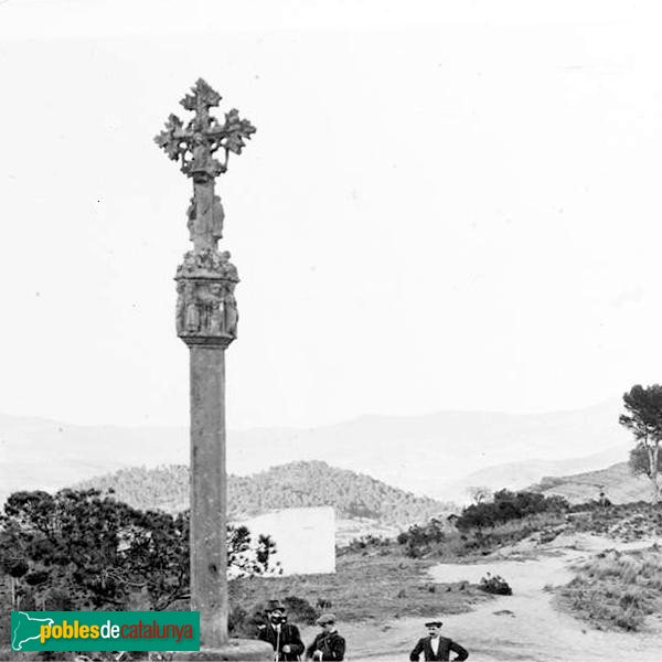 Cervelló - Creu de terme de Santa Maria
