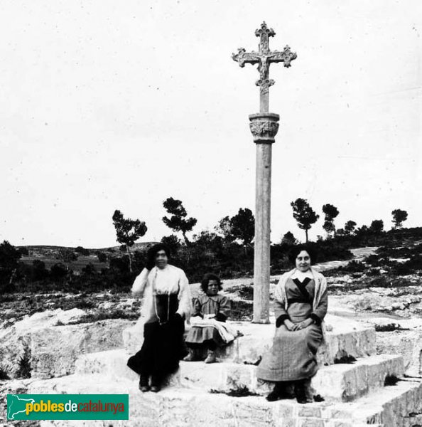 Sant Pere de Ribes - Creu de Ribes (Foto: <i>Josep Salvany - Fons Salvany, Biblioteca de Catalunya</i>, 1914) Sant Pere de Ribes - Creu de Ribes