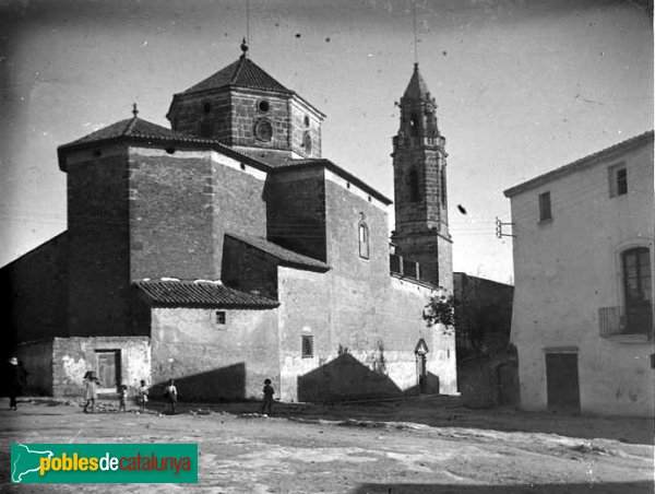 Torredembarra - Església de Sant Pere (Foto: <i>Josep Salvany - Fons Salvany. Biblioteca de Catalunya</i>, 1924) Torredembarra - Església de Sant Pere