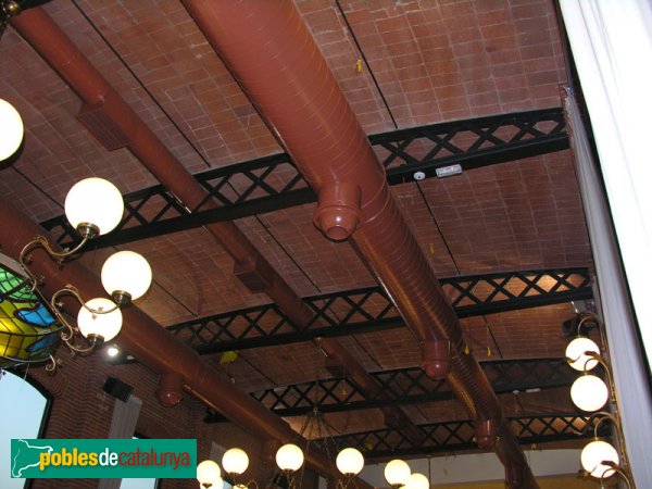 Can Turuguet, interior de l'edifici, detall del sostre (Foto: Joan Sánchez Sabé, 2007) Can Turuguet, interior de l'edifici, detall del sostre