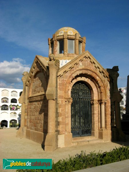 Canet de Mar - Panteó Font Montells (Foto: Albert Esteves, 2007) Canet de Mar - Panteó Font Montells