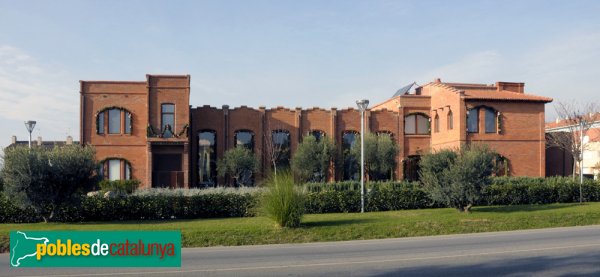 Can Turuguet, façana de llevant (Foto: Joan Sánchez Sabé, 2007) Can Turuguet, façana de llevant