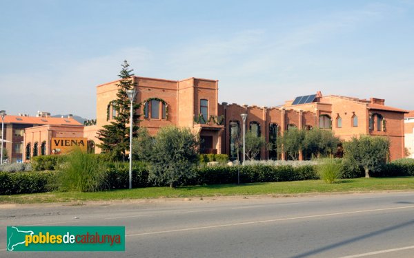 Can Turuguet, façana de llevant (Foto: Joan Sánchez Sabé, 2007) Can Turuguet, façana de llevant