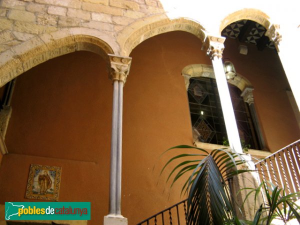 Tarragona - Casa Castellarnau (Foto: Albert Esteves, 2007) Tarragona - Casa Castellarnau