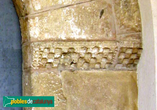 Salomó - Santa Maria, imposta romànica (Foto: Albert Esteves, 2008) Salomó - Santa Maria, imposta romànica