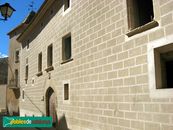 Salomó - Cal Cadernal (Foto: Albert Esteves, 2008) Salomó - Cal Cadernal