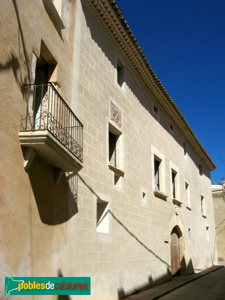 Salomó - Cal Cadernal (Foto: Albert Esteves, 2008) Salomó - Cal Cadernal