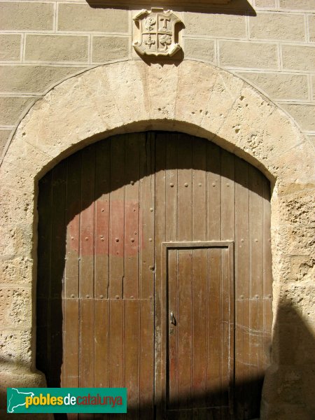 Salomó - Cal Cadernal (Foto: Albert Esteves, 2008) Salomó - Cal Cadernal