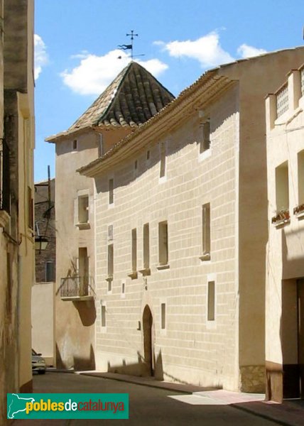 Salomó - Cal Cadernal (Foto: Albert Esteves, 2008) Salomó - Cal Cadernal