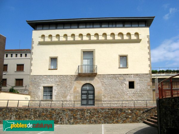 Cornellà de Llobregat - Can Vallhonrat (Foto: Albert Esteves, 2008) Cornellà de Llobregat - Can Vallhonrat