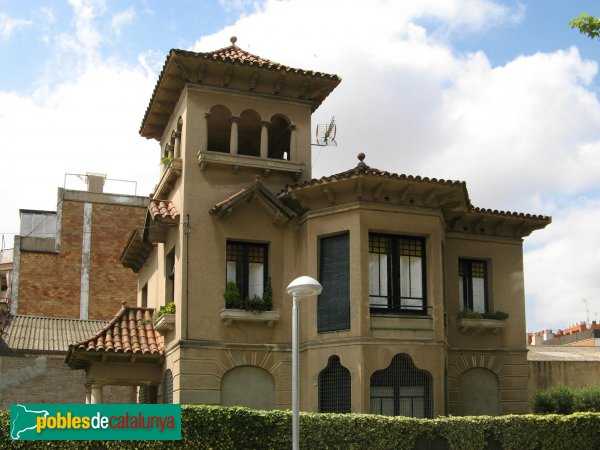 Cornellà de Llobregat - Can Riu o Cal Tolosa (Foto: Albert Esteves, 2008) Cornellà de Llobregat - Can Riu o Cal Tolosa