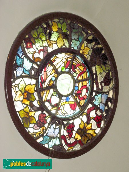 Sant Joan Despí - Vitrall de l'església de Sant Joan (Foto: Albert Esteves, 2008) Sant Joan Despí - Vitrall de l'església de Sant Joan