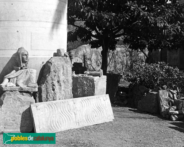 Tarragona - Museu de la Necròpolis (Foto: <i>Josep Salvany - Fons Salvany, Biblioteca de Catalunya</i>, 1924) Tarragona - Museu de la Necròpolis
