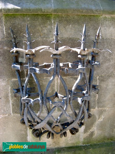 Esplugues de Llobregat - Panteó Garí Arana (Foto: Albert Esteves, 2008) Esplugues de Llobregat - Panteó Garí Arana