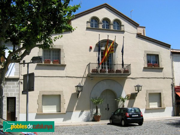 Esplugues de Llobregat - Ajuntament (Foto: Albert Esteves, 2008) Esplugues de Llobregat - Ajuntament