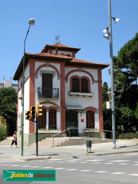 Esplugues de Llobregat - Casa Pons (Foto: Albert Esteves, 2008) Esplugues de Llobregat - Casa Pons