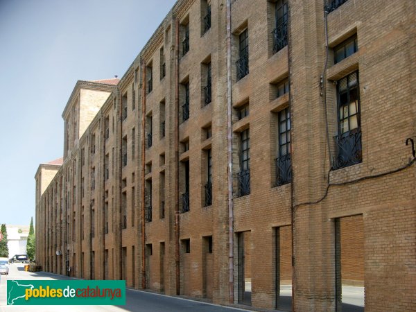 L'Hospitalet de Llobregat - Fàbrica Cosme Toda (Foto: Albert Esteves, 2008) L'Hospitalet de Llobregat - Fàbrica Cosme Toda
