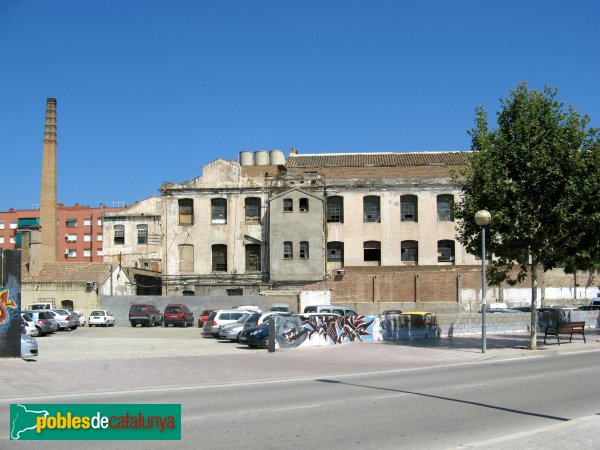 Molins de Rei - Fàbrica del Molí, abans de la restauració (Foto: Albert Esteves, 2008) Molins de Rei - Fàbrica del Molí, abans de la restauració