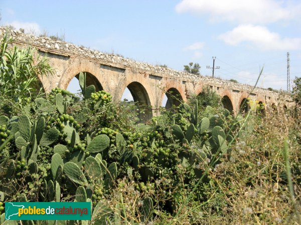 Tarragona - Aqüeducte de la Font de Loreto (Foto: Albert Esteves, 2008) Tarragona - Aqüeducte de la Font de Loreto
