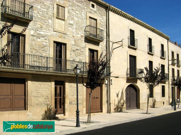 Ivars d'Urgell - Plaça Doctor Segarra (Foto: Albert Esteves, 2008) Ivars d'Urgell - Plaça Doctor Segarra