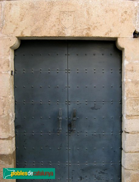 Golmés - Carrer Major (Foto: Albert Esteves, 2008) Golmés - Carrer Major