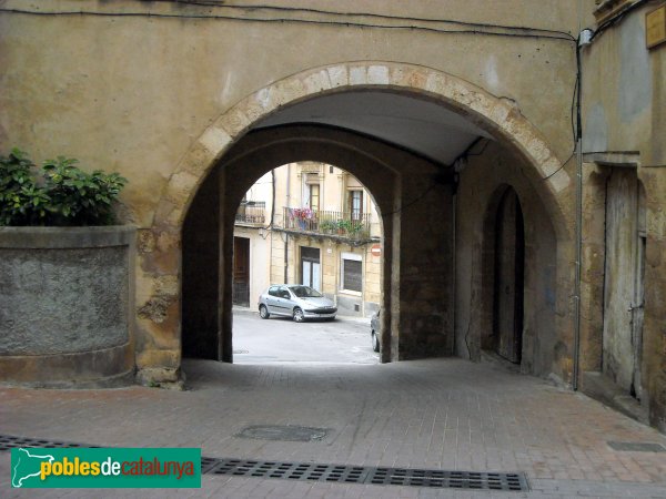 Piera - Portal Romanyà (Foto: Alba Esteves, 2008) Piera - Portal Romanyà