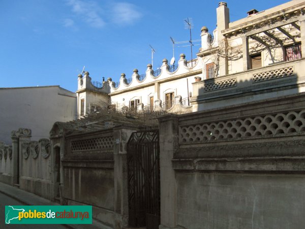 Vallbona d'Anoia - Cal Simó, façana del carrer Nou (Foto: Albert Esteves, 2009) Vallbona d'Anoia - Cal Simó, façana del carrer Nou