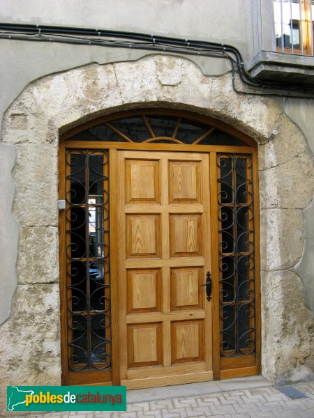 Vallbona d'Anoia - Carrer Major (Foto: Albert Esteves, 2009) Vallbona d'Anoia - Carrer Major