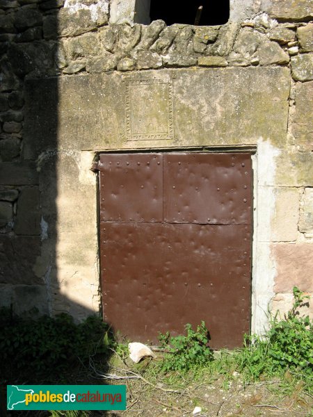 Jorba - Ermita de la Mare de Déu de la Sala. Porta de la casa de l'ermità (Foto: Albert Esteves, 2009) Jorba - Ermita de la Mare de Déu de la Sala. Porta de la casa de l'ermità