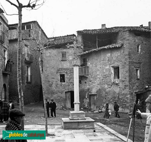 Prats de Rei - Creu de terme del Portal (Foto: Josep Salvany - Fons Salvany, Biblioteca de Catalunya, 1913) Prats de Rei - Creu de terme del Portal